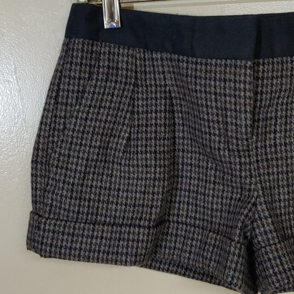 Express 🆕 Houndstooth Dress Shorts 0 - Picture 2 of 9